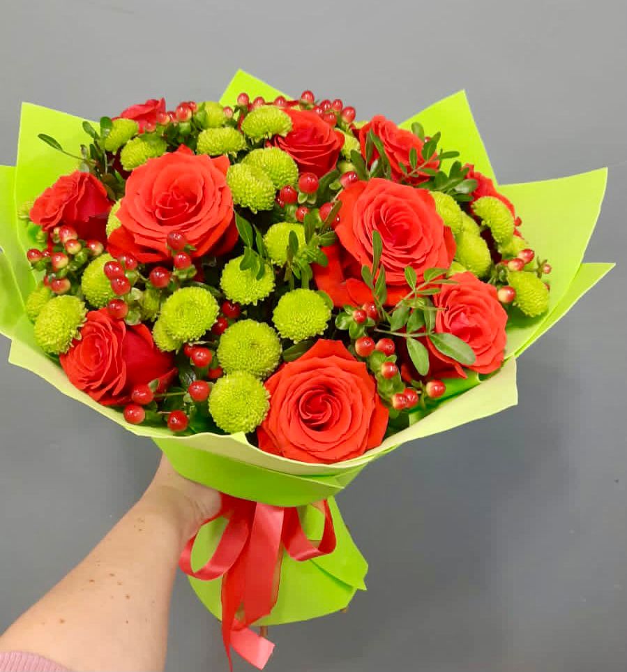 Букет цветов из: Хризантемы и Розы в Кингисеппе