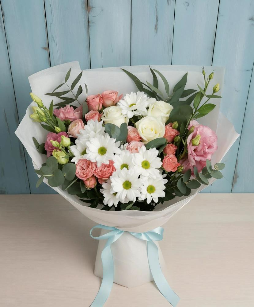 Букет цветов из: Розы, Лизиантусы и Хризантемы в Кингисеппе