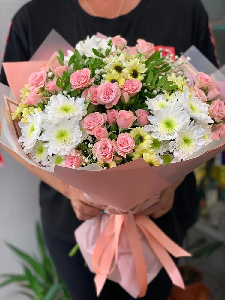 Букет цветов из: Розы и Хризантемы в Кингисеппе