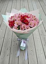 Букет цветов из:  Альстромерии #REPLACE_PRED# Кингисеппе