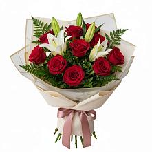 Букет цветов из:  Лилии и Розы #REPLACE_PRED# Кингисеппе