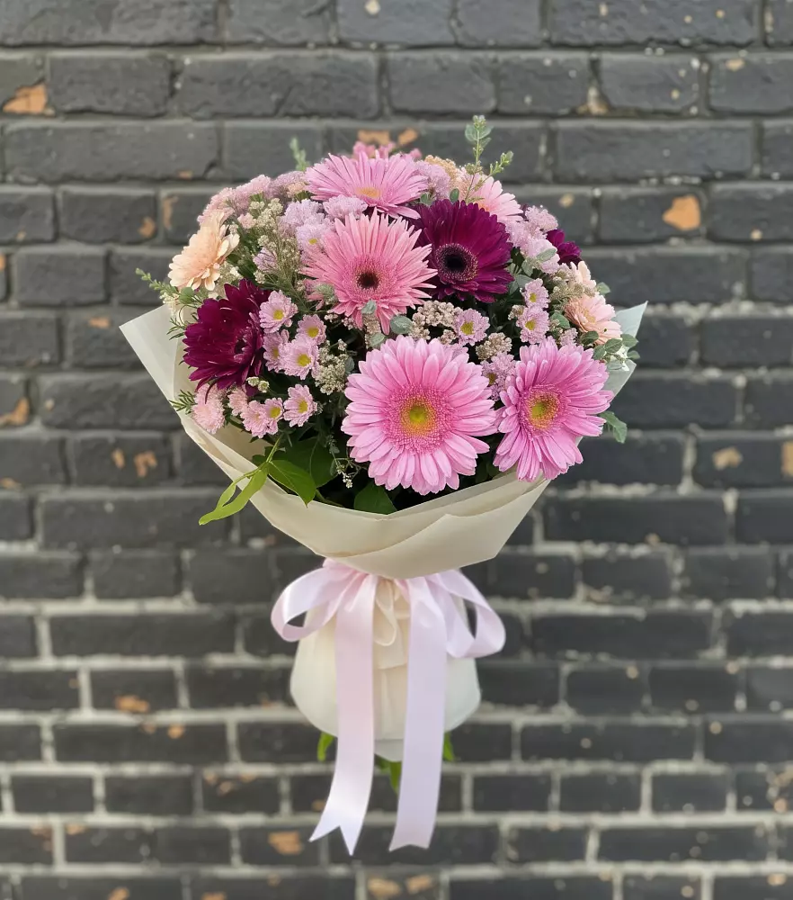 Букет цветов из: Герберы и Хризантемы в Кингисеппе