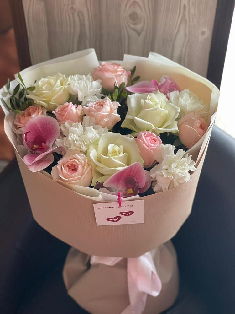 Букет цветов из: Орхидеи, Розы и Гвоздики в Кингисеппе