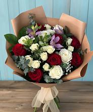 Букет цветов из:  Розы и Альстромерии в Кингисеппе