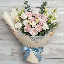 Букет цветов из:  Лизиантусы в Кингисеппе