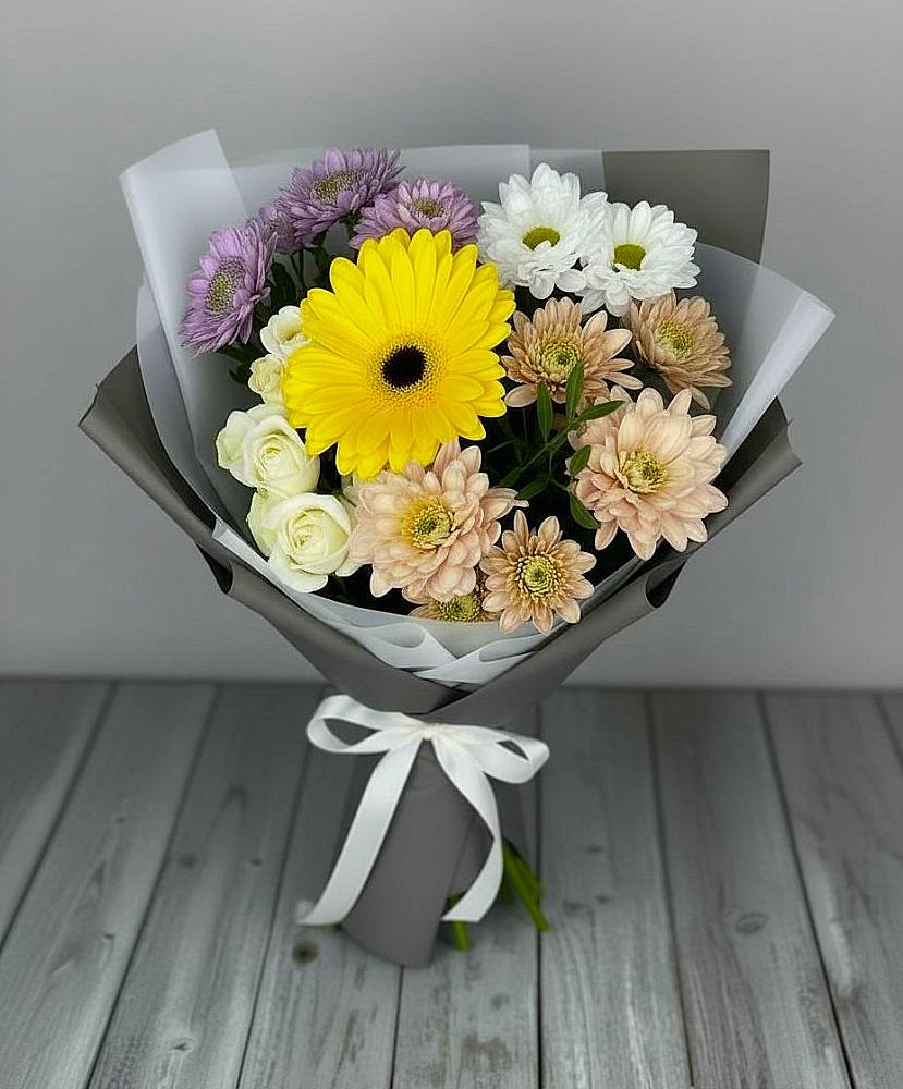Букет цветов из: Розы, Герберы и Хризантемы в Кингисеппе