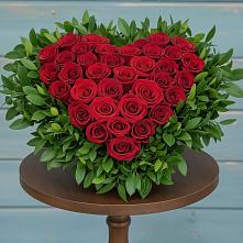 Цветочная композиция из Розы в виде сердца в Кингисеппе