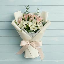 Букет цветов из:  Альстромерии в Кингисеппе