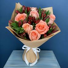 Букет цветов из:  Розы и Альстромерии в Кингисеппе