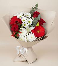 Букет цветов из:  Розы, Хризантемы, Герберы и Лилии в Кингисеппе