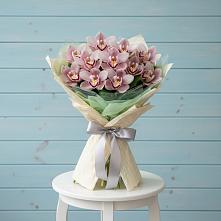 Букет цветов из:  Орхидеи и Розы в Кингисеппе