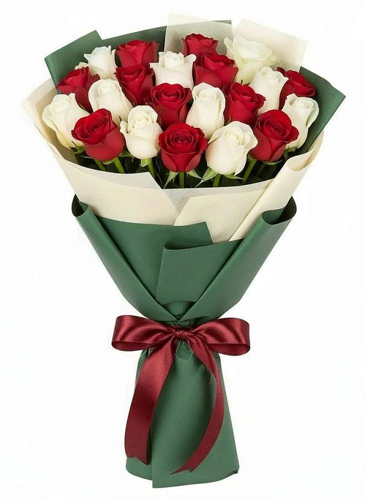 Букет Микс из красных и белых роз в Кингисеппе