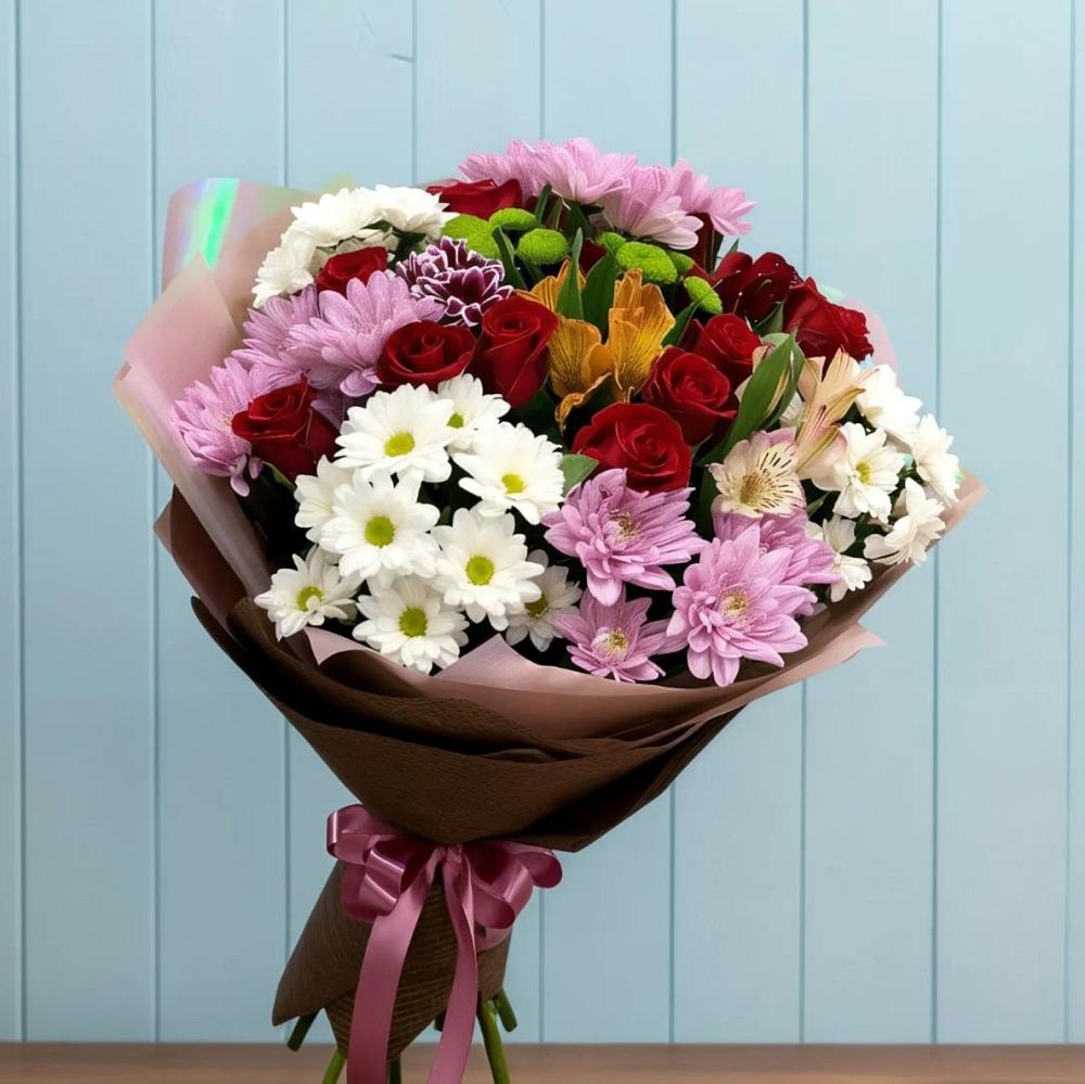 Букет цветов из: Розы, Хризантемы и Альстромерии в Кингисеппе