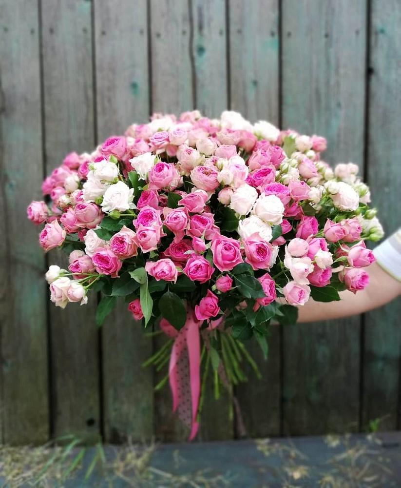 Букет Розовые кустовые розы Натали и Лав Лидия в Кингисеппе