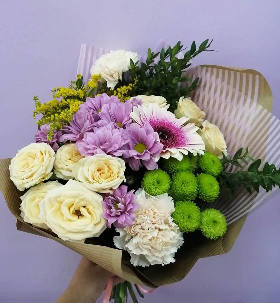 Букет цветов из: Хризантемы, Розы, Гвоздики и Герберы в Кингисеппе