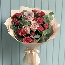 Букет цветов из:  Гвоздики и Розы в Кингисеппе