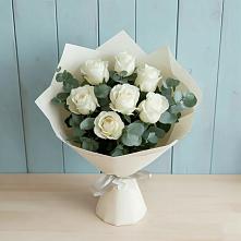 Букет Белые розы в Эвкалипте в Кингисеппе