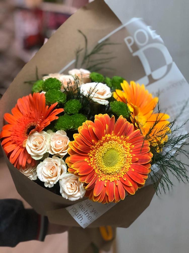 Букет цветов из: Герберы, Хризантемы и Розы в Кингисеппе
