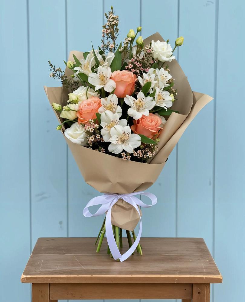 Букет цветов из: Альстромерии, Лизиантусы, Розы и Хризантемы в Кингисеппе