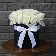 Цветочная композиция из Розы в шляпной коробке в Кингисеппе