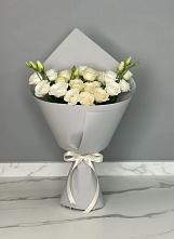 Букет цветов из:  Розы и Лизиантусы в Кингисеппе