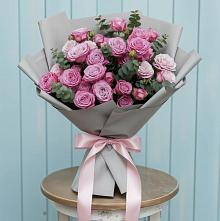 Букет цветов из:  Розы #REPLACE_PRED# Кингисеппе